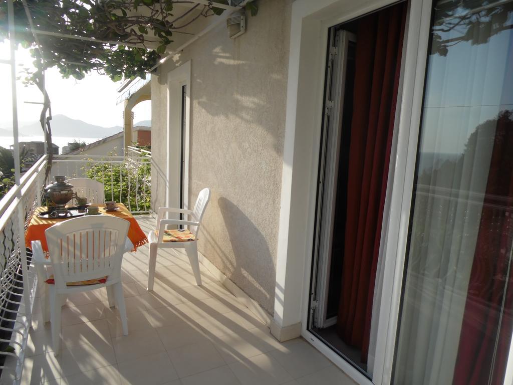 Apartments Slavica Jovanovic Ilha Ilha Sveti Stefan Quarto foto