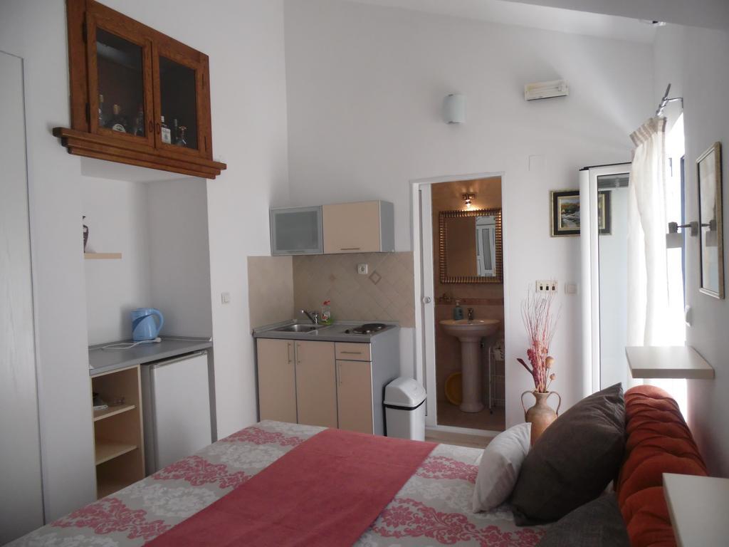 Apartments Slavica Jovanovic Ilha Ilha Sveti Stefan Exterior foto