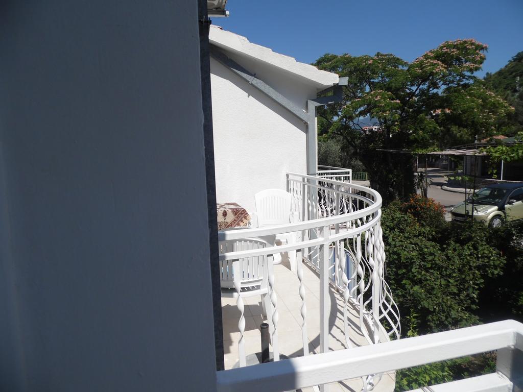 Apartments Slavica Jovanovic Ilha Ilha Sveti Stefan Exterior foto