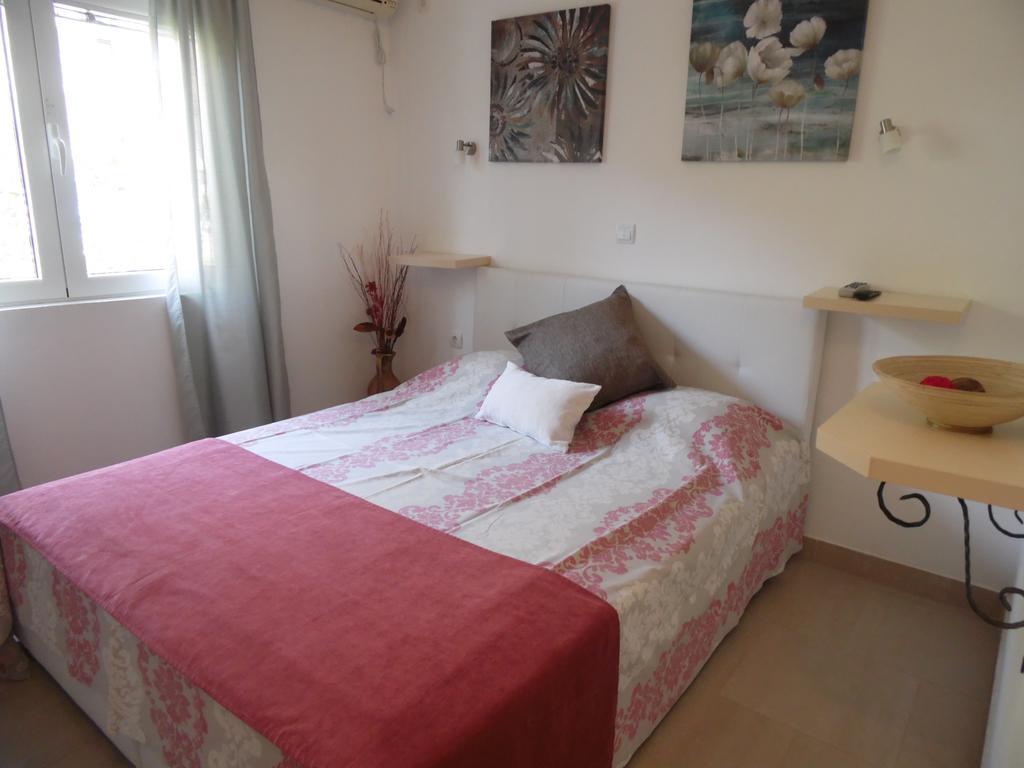 Apartments Slavica Jovanovic Ilha Ilha Sveti Stefan Exterior foto