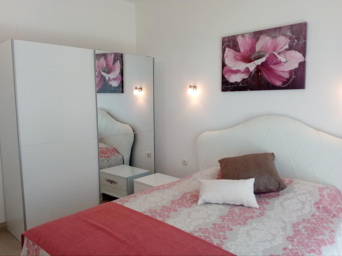 Apartments Slavica Jovanovic Ilha Ilha Sveti Stefan Exterior foto