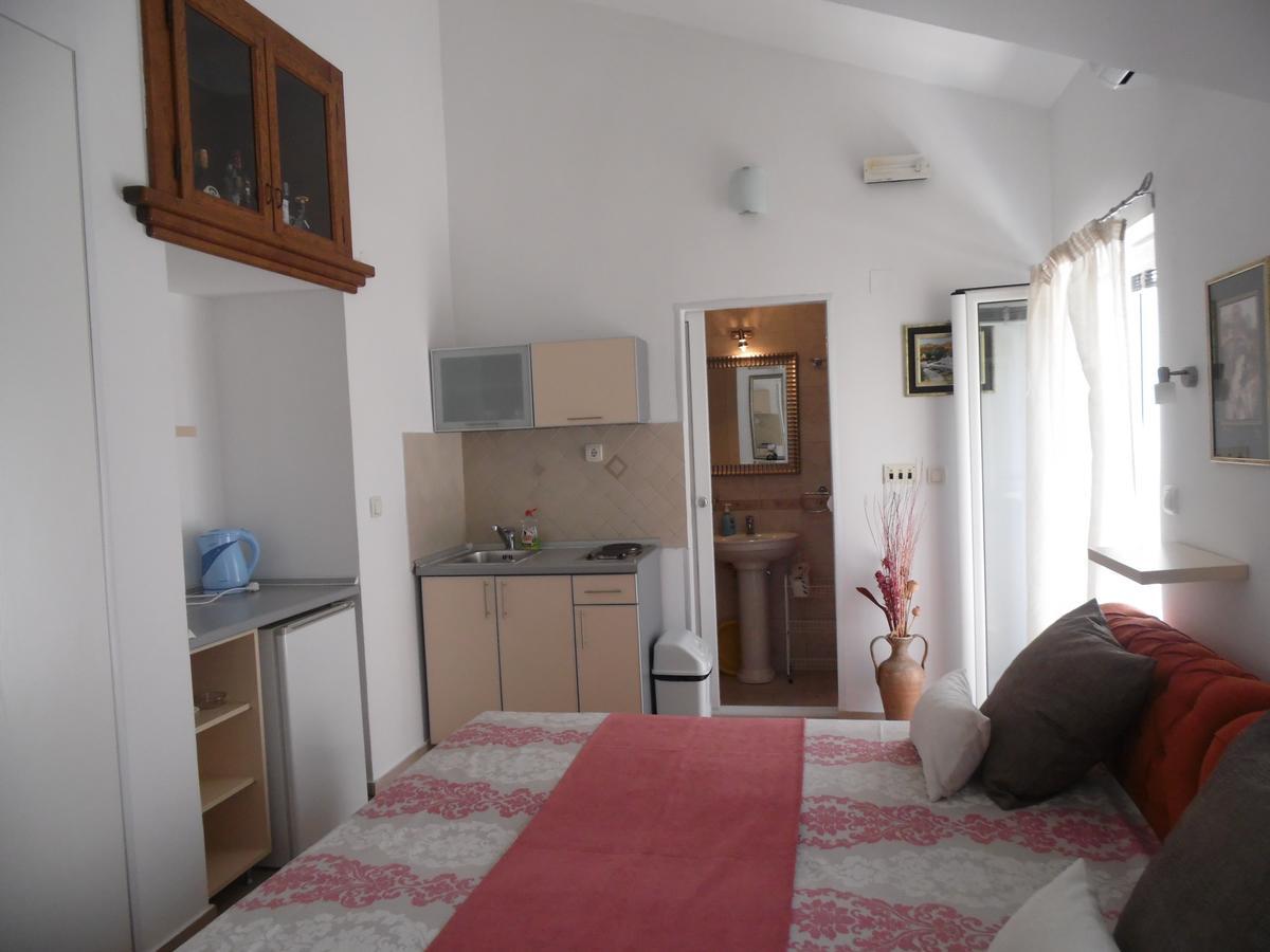 Apartments Slavica Jovanovic Ilha Ilha Sveti Stefan Exterior foto