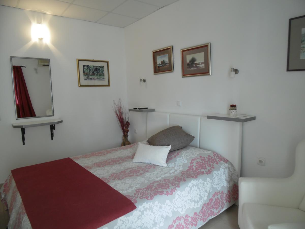 Apartments Slavica Jovanovic Ilha Ilha Sveti Stefan Exterior foto