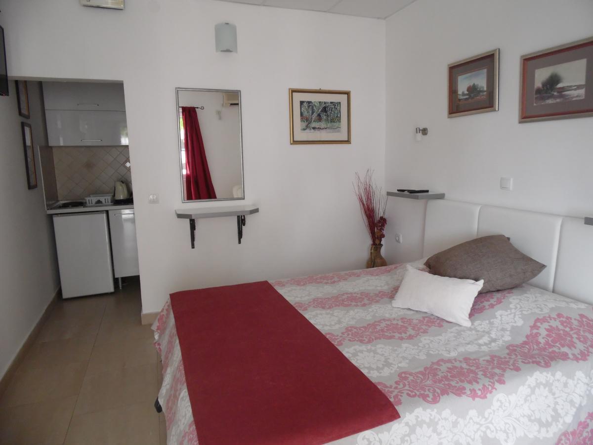 Apartments Slavica Jovanovic Ilha Ilha Sveti Stefan Exterior foto