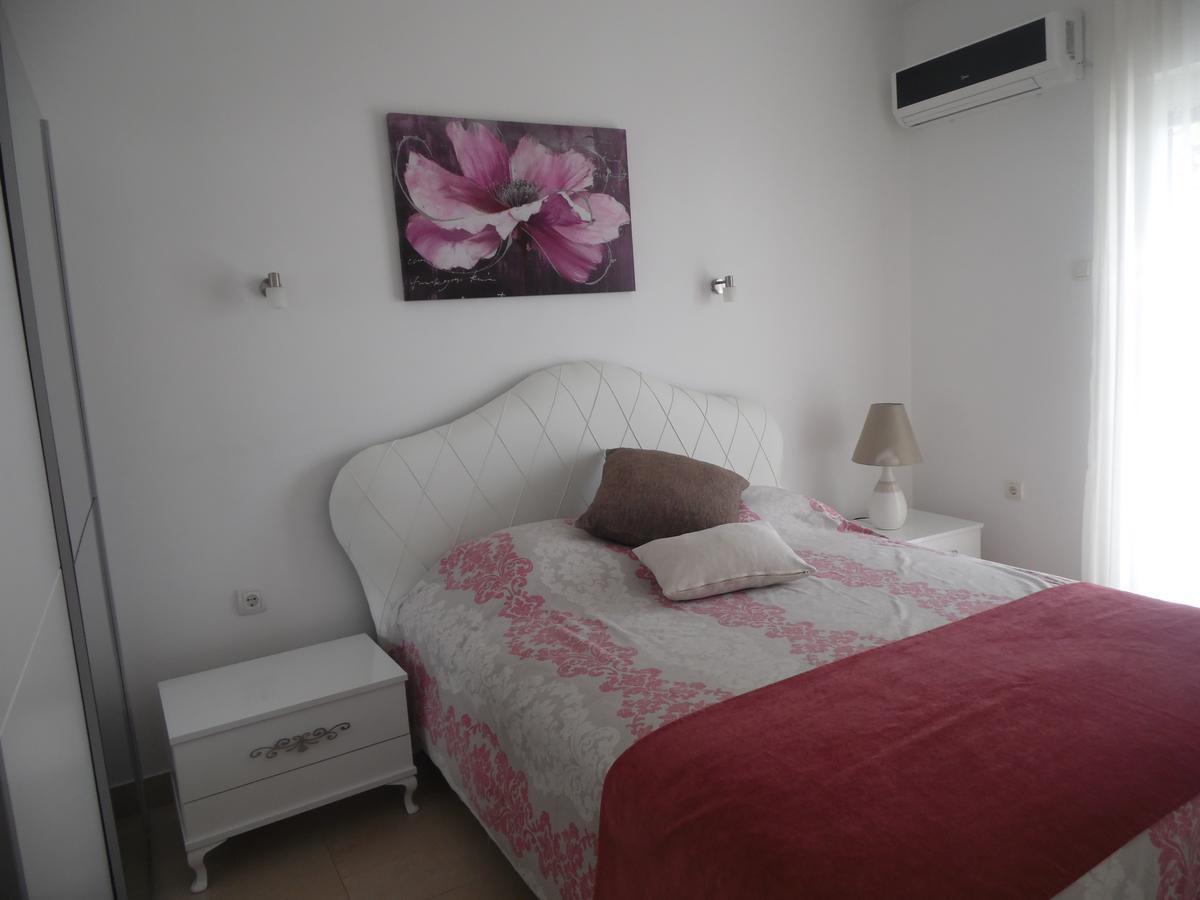 Apartments Slavica Jovanovic Ilha Ilha Sveti Stefan Exterior foto