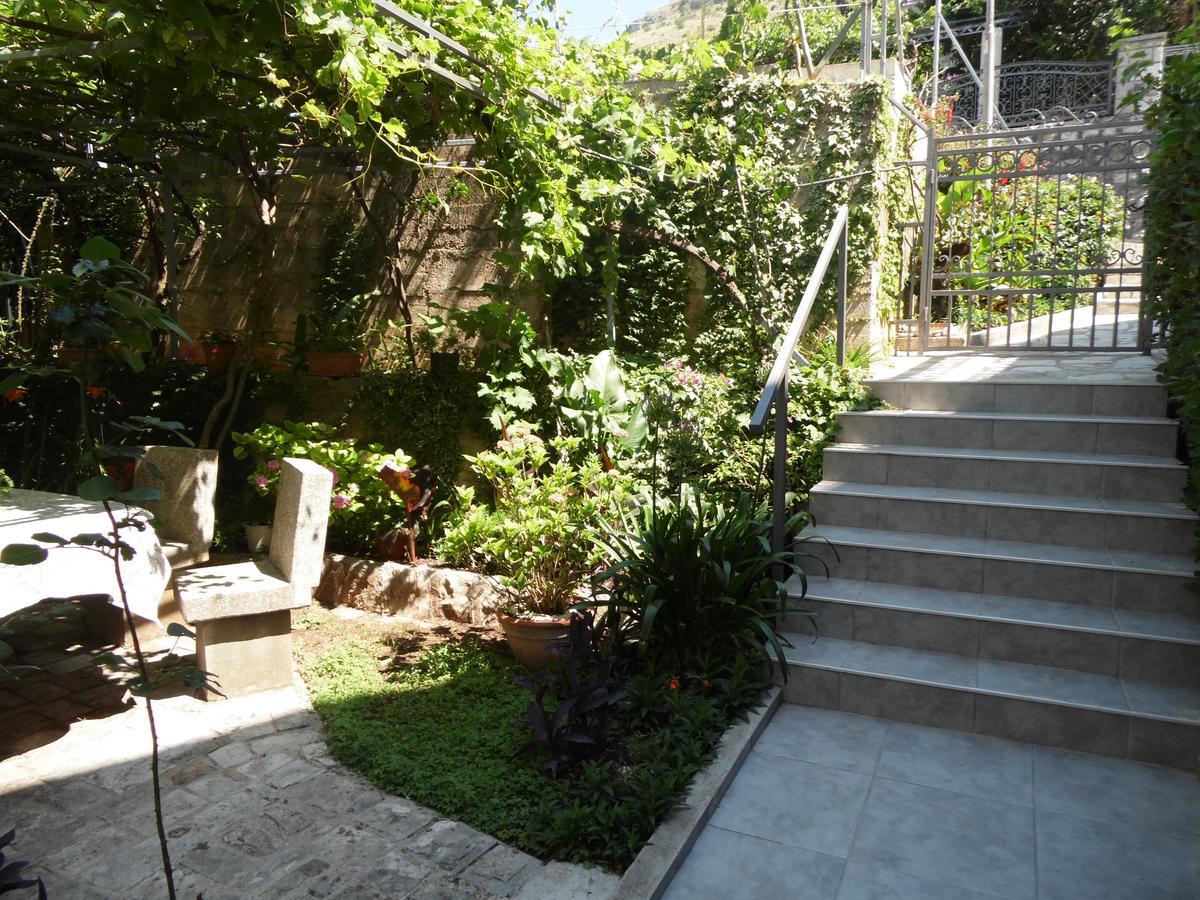 Apartments Slavica Jovanovic Ilha Ilha Sveti Stefan Exterior foto